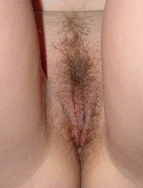 Buskig, frestande, stor fitta.