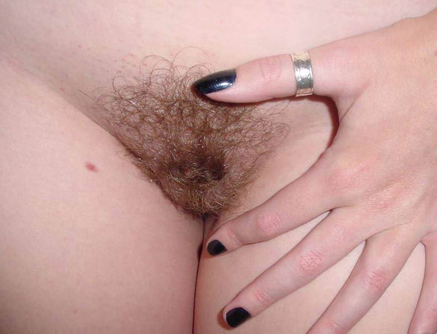 Buskig, härlig, trång fitta.